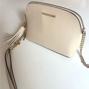 Cream Crossbody Bag with Gold Chain